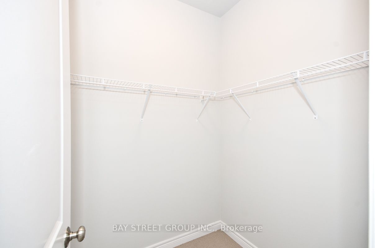 92 Pine Hill Cres