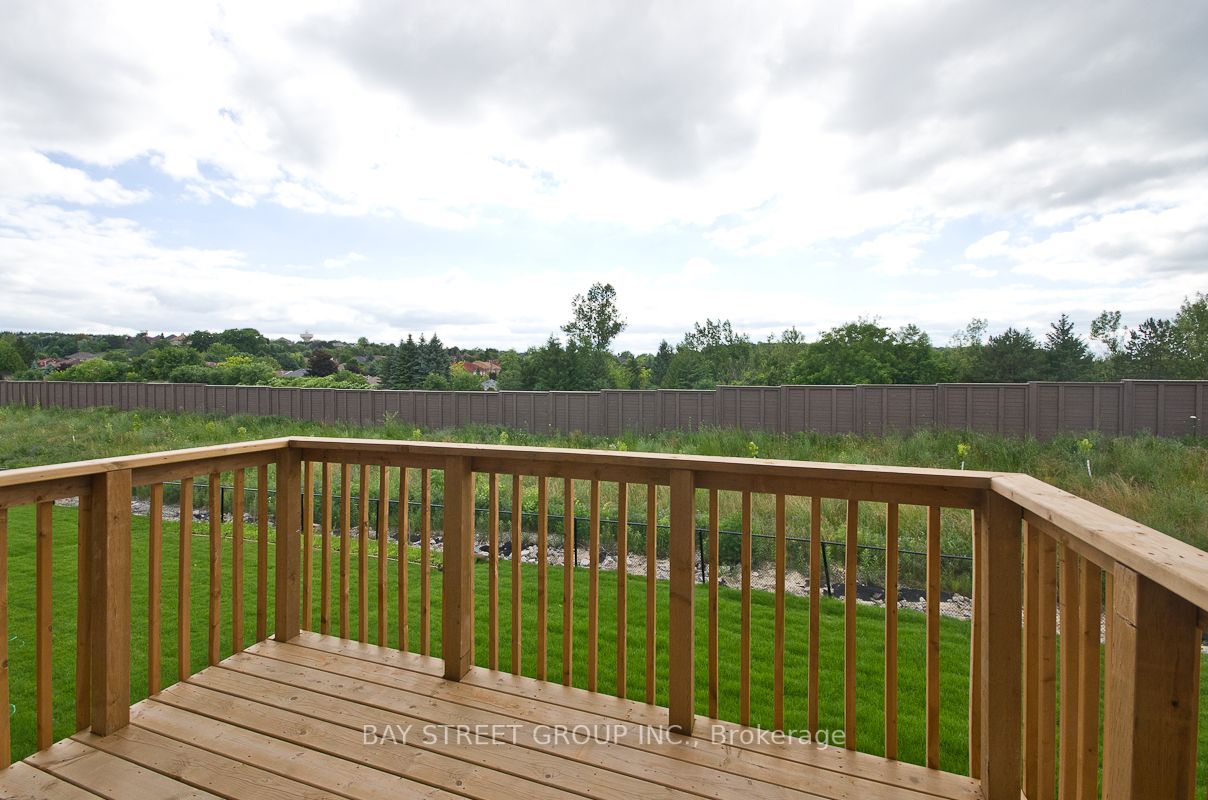 92 Pine Hill Cres