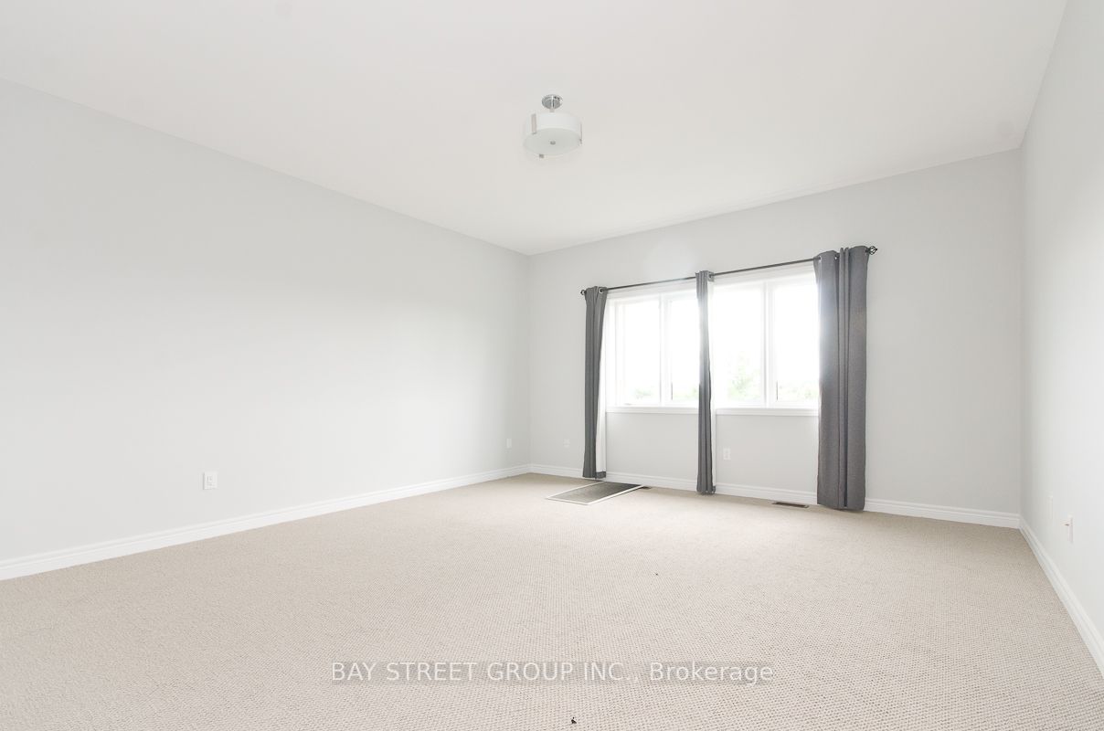 92 Pine Hill Cres
