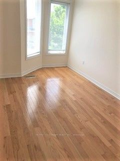 32 Thornbush Crt