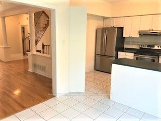 32 Thornbush Crt