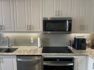 9618 Yonge St, #303