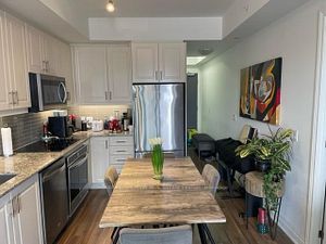 9618 Yonge St, #303