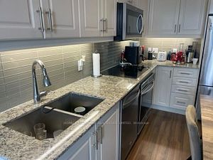 9618 Yonge St, #303