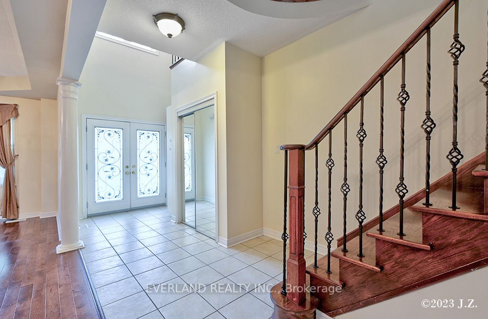 239 Ray Snow Boulevard