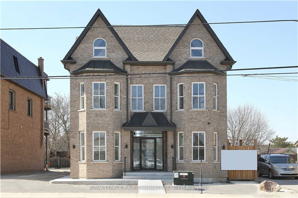 352 Main St N St, Markham