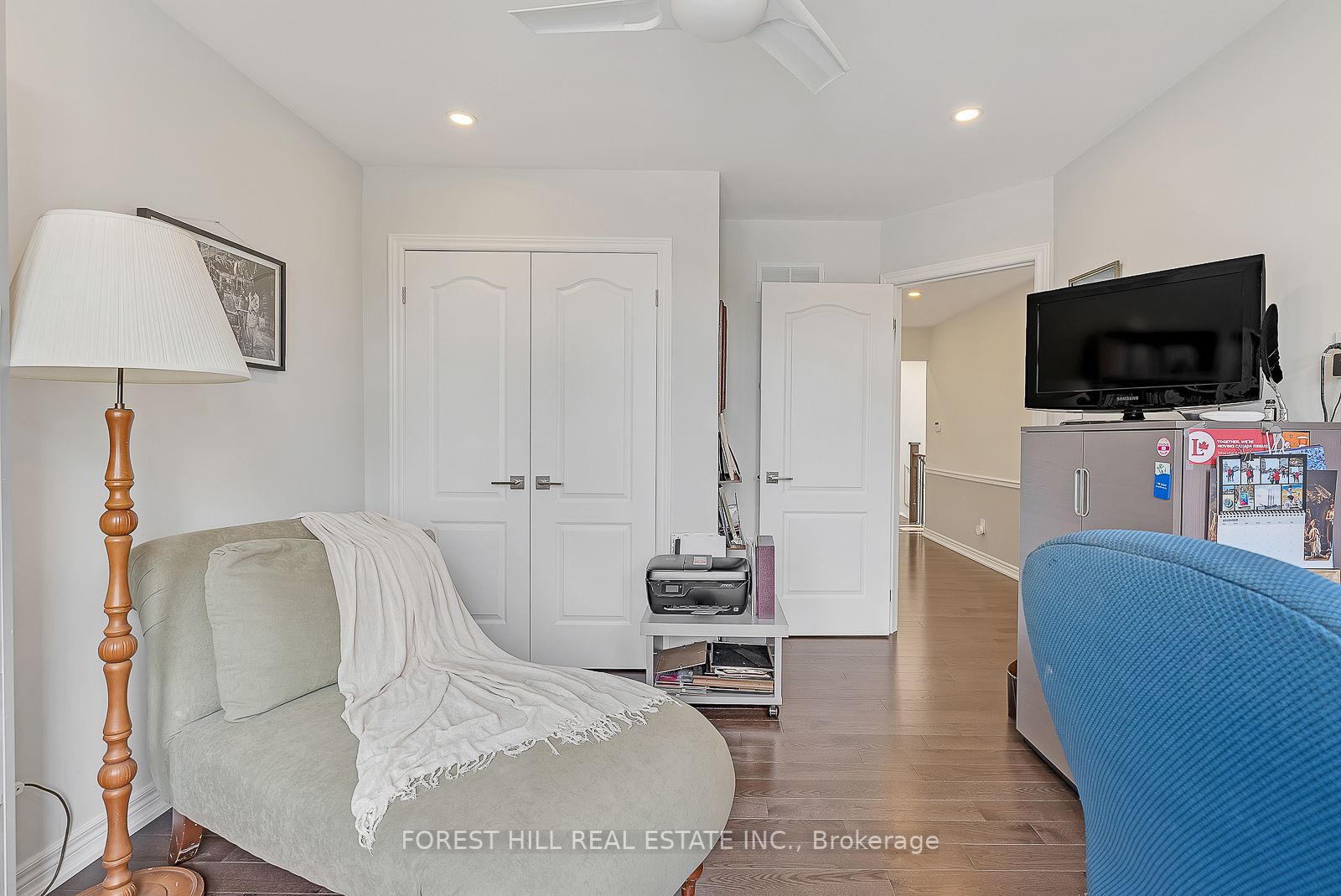 101 Thornhill Woods Dr
