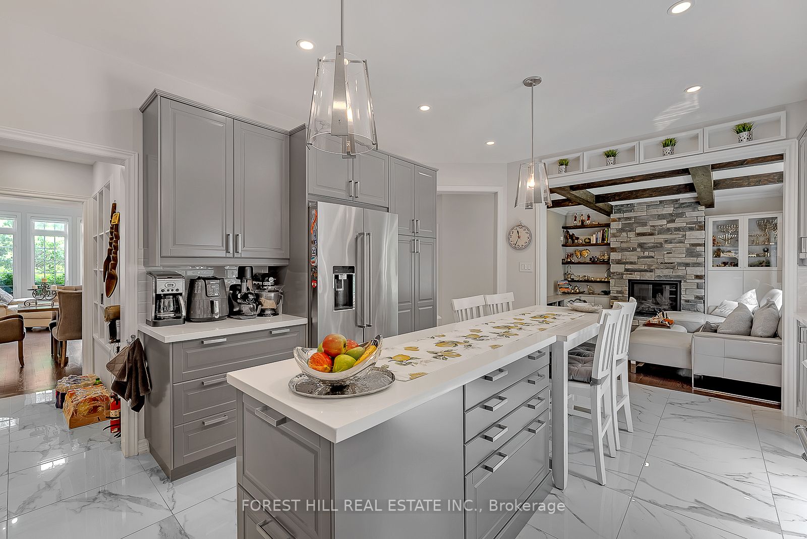 101 Thornhill Woods Dr
