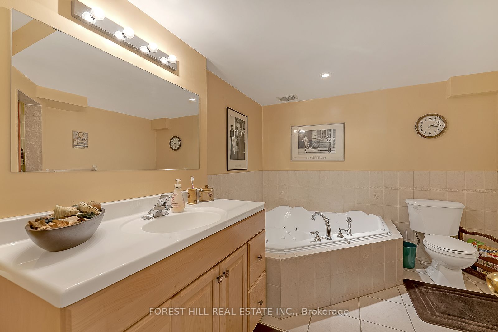 101 Thornhill Woods Dr