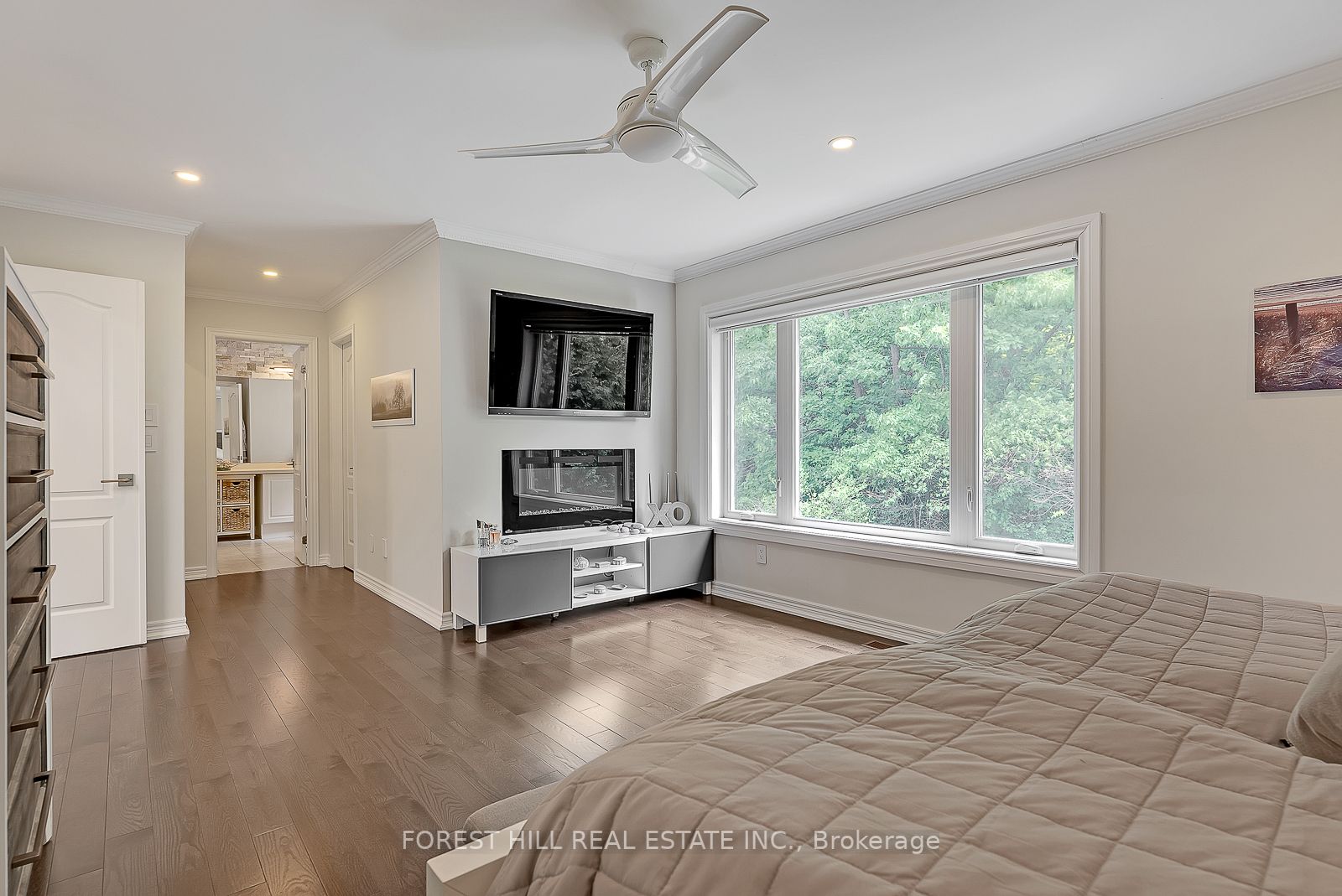 101 Thornhill Woods Dr