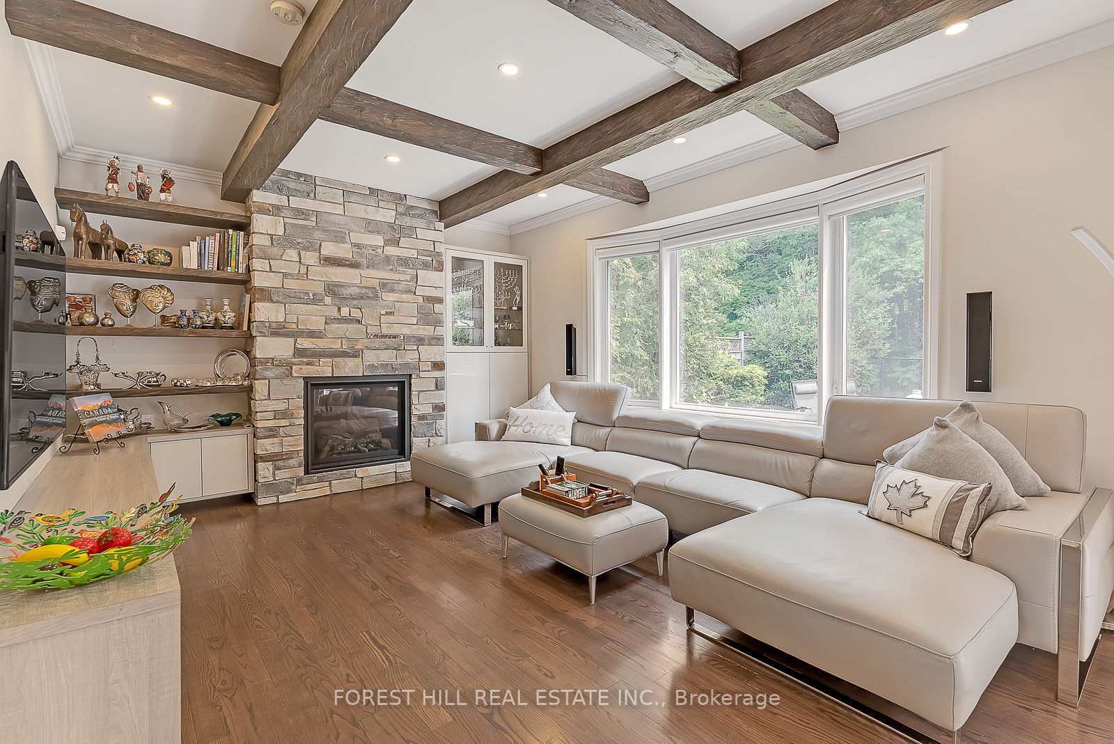 101 Thornhill Woods Dr