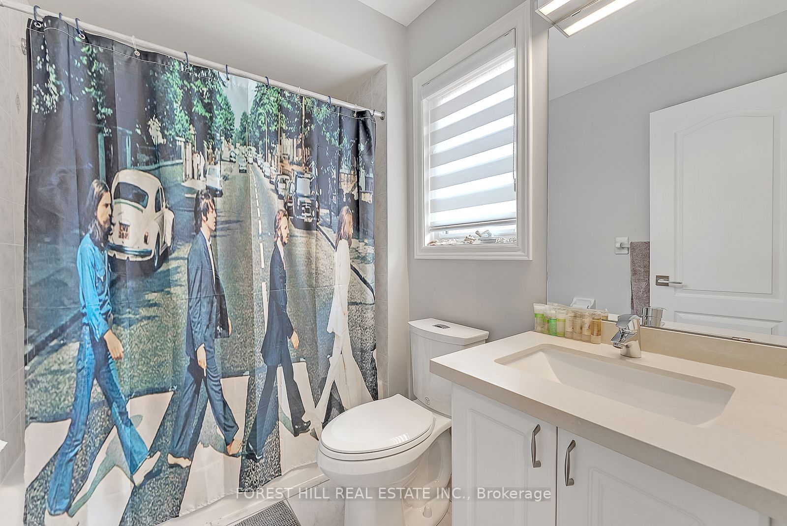 101 Thornhill Woods Dr