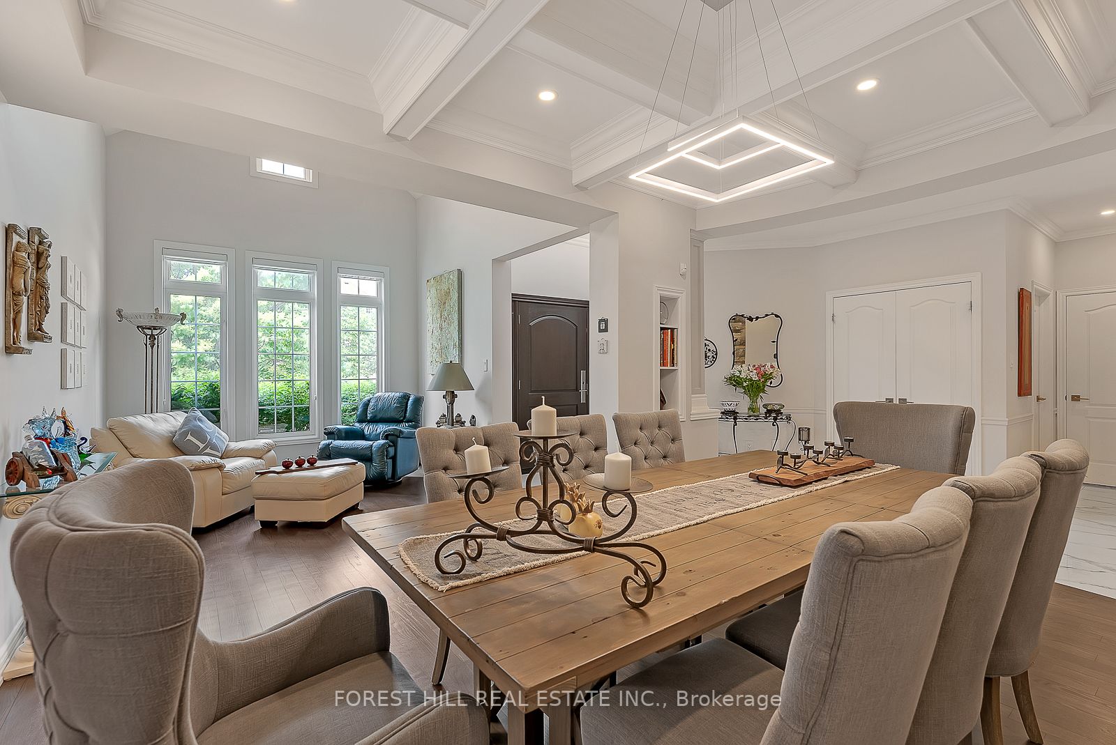 101 Thornhill Woods Dr