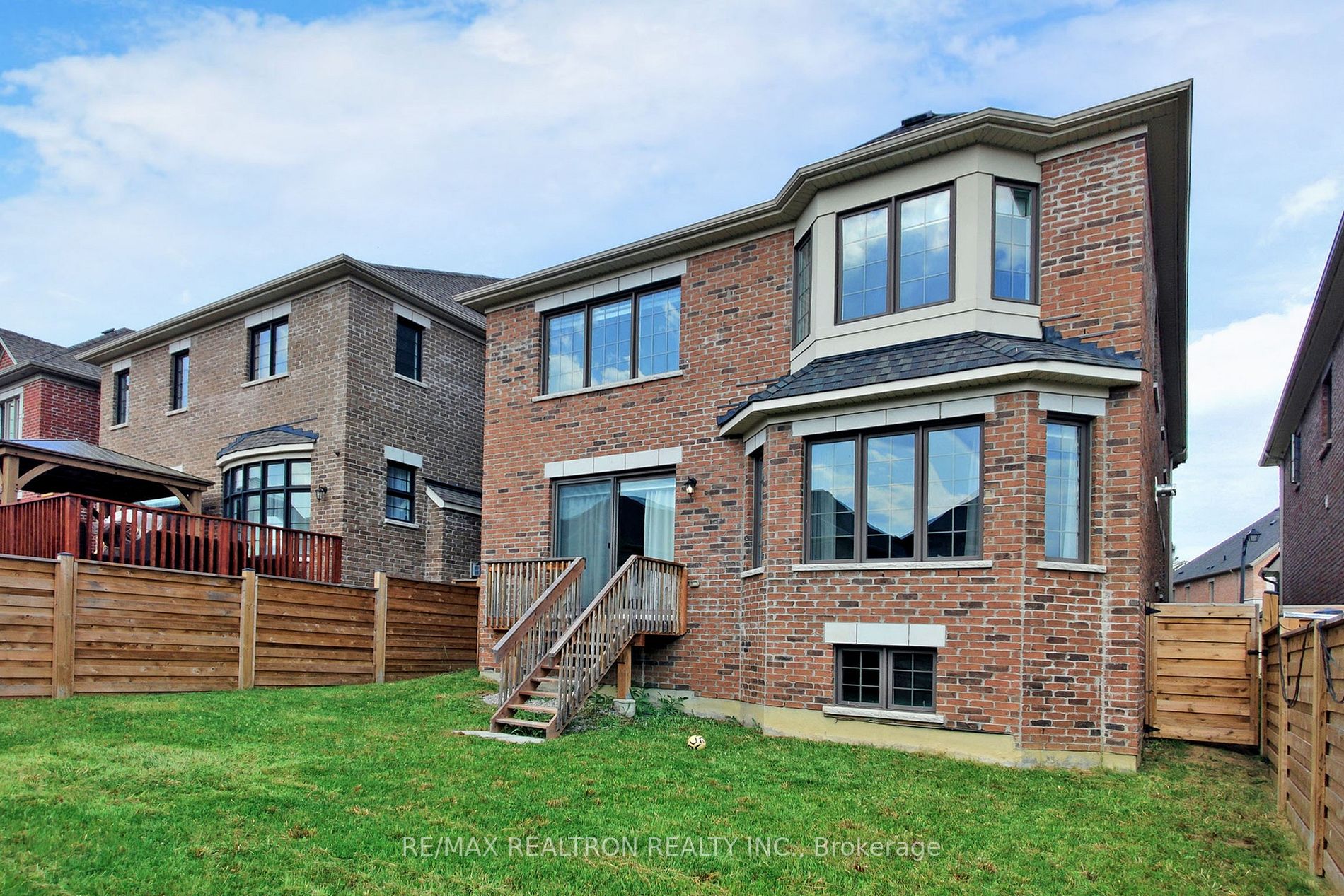 10 Grace Lake Crt