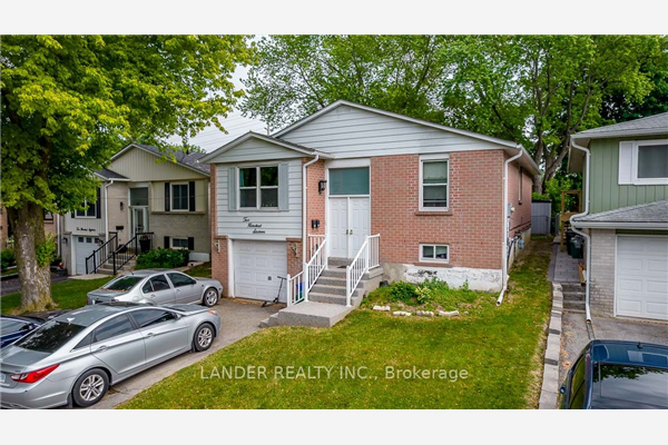 216 Currey Cres, Newmarket