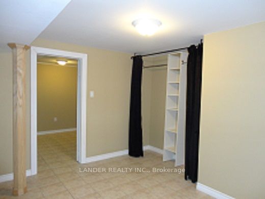 216 Currey Crescent