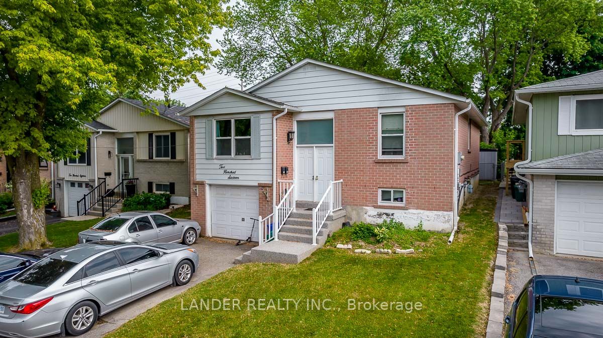 216 Currey Crescent
