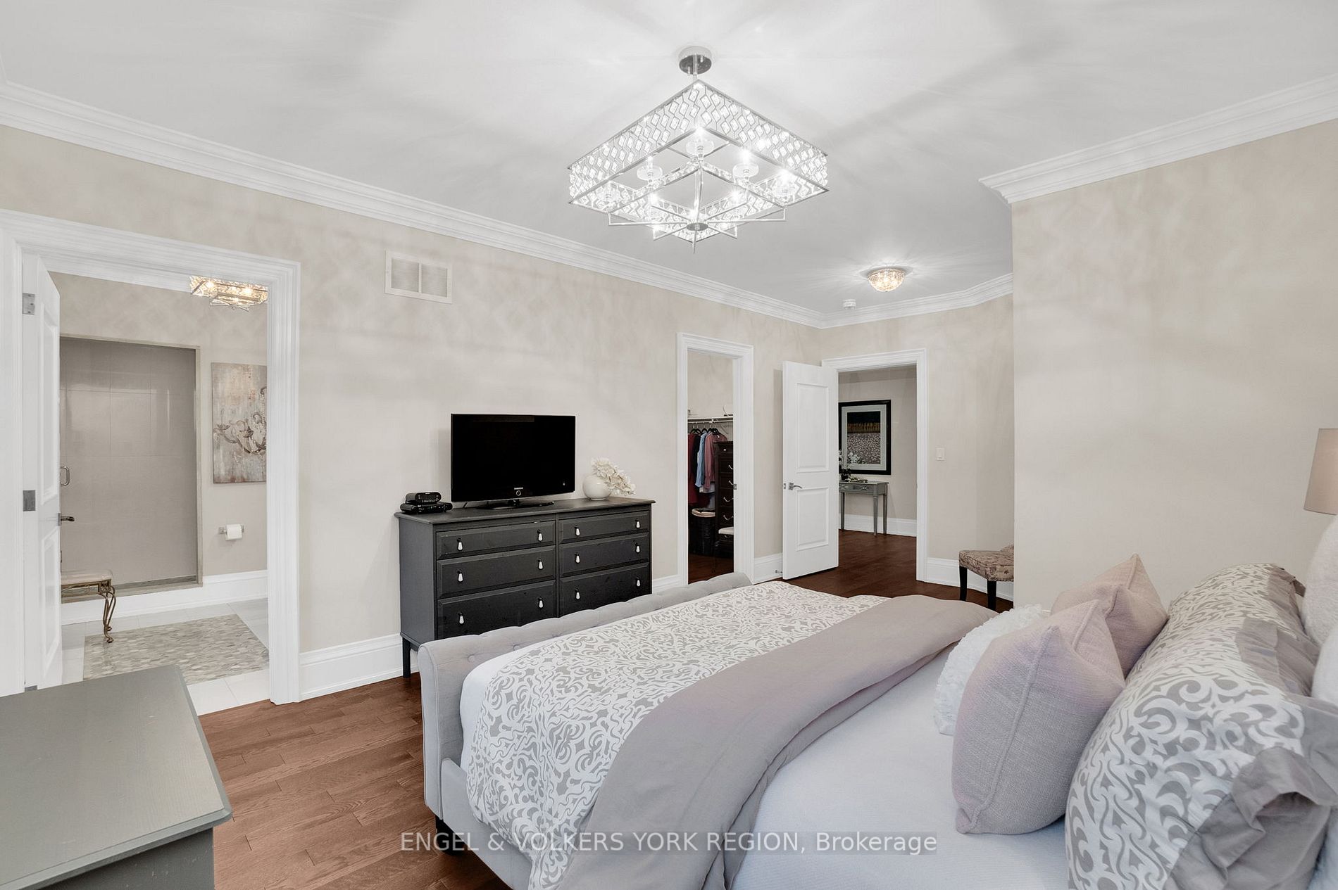 4 Peter Glass Rd