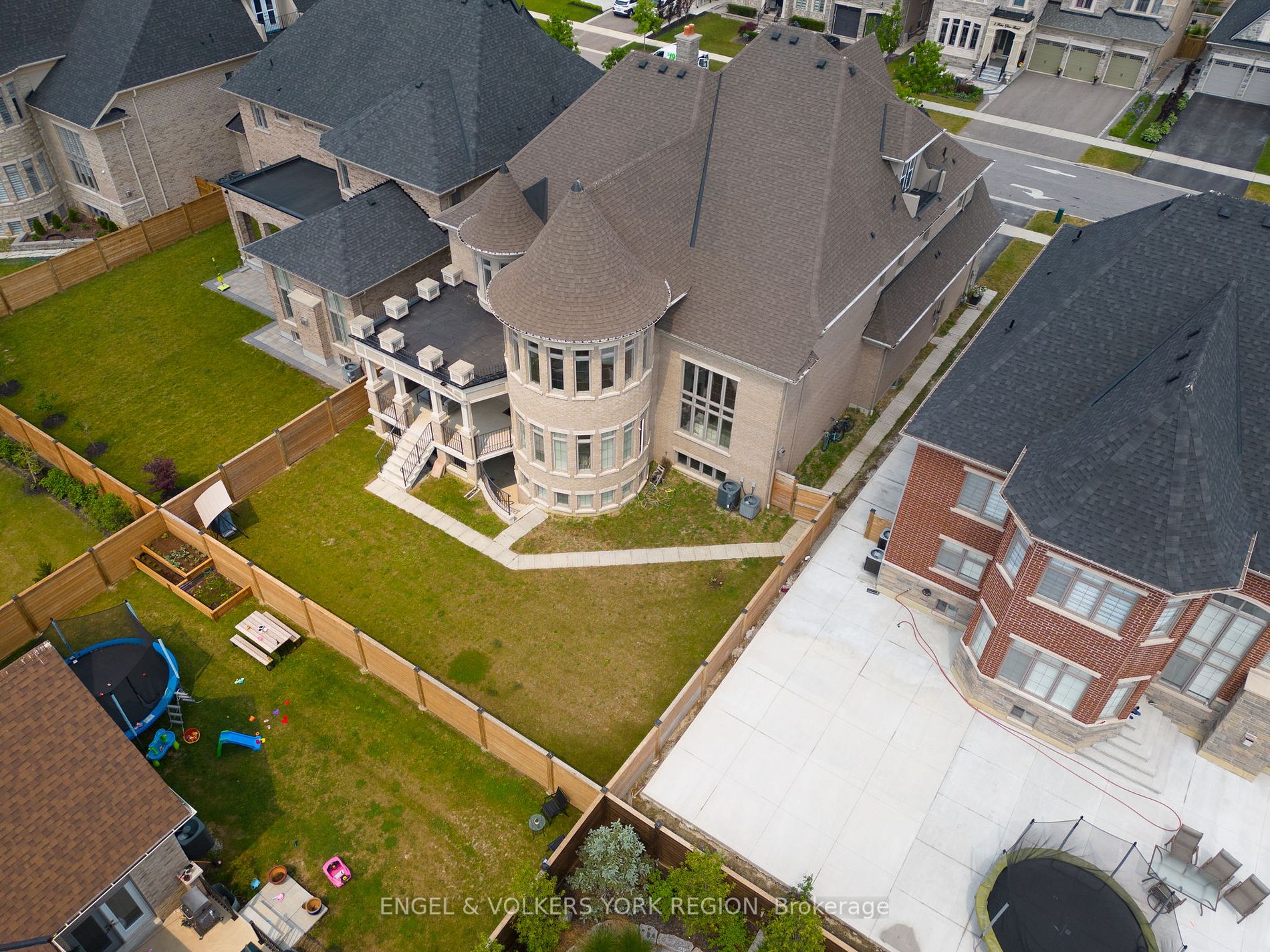 4 Peter Glass Rd
