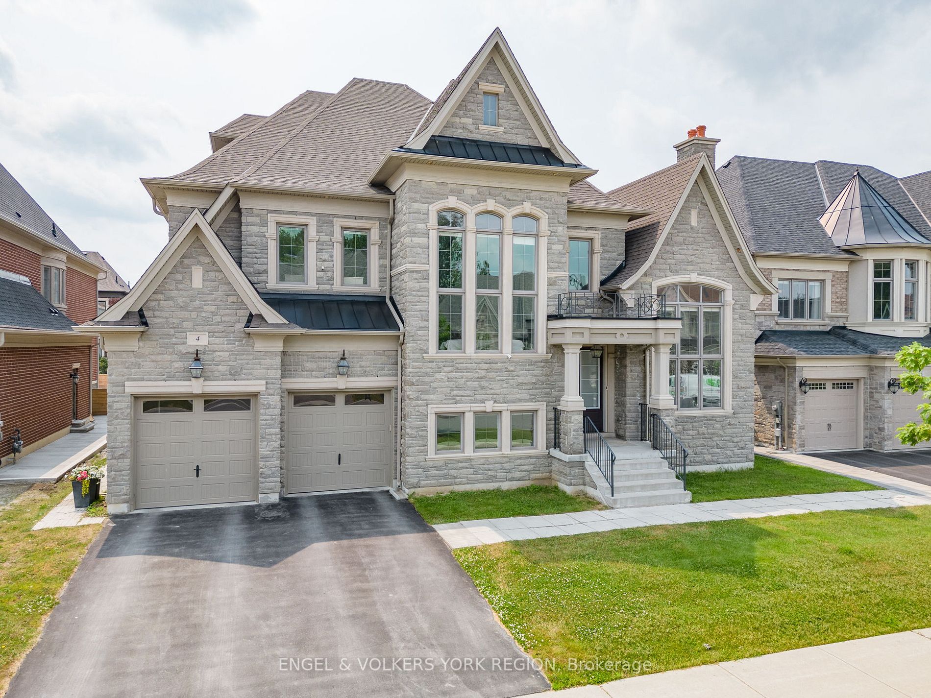 4 Peter Glass Rd