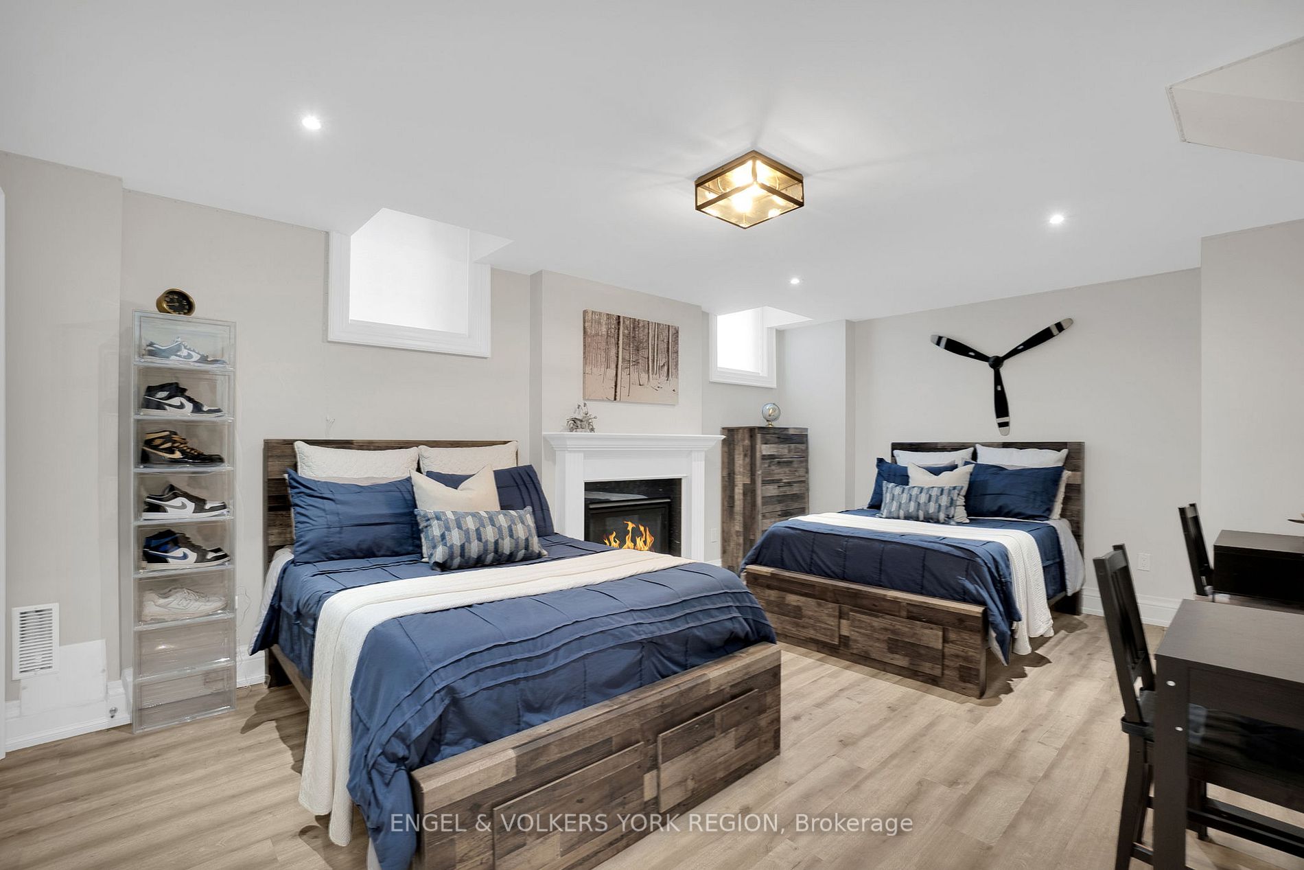 4 Peter Glass Rd