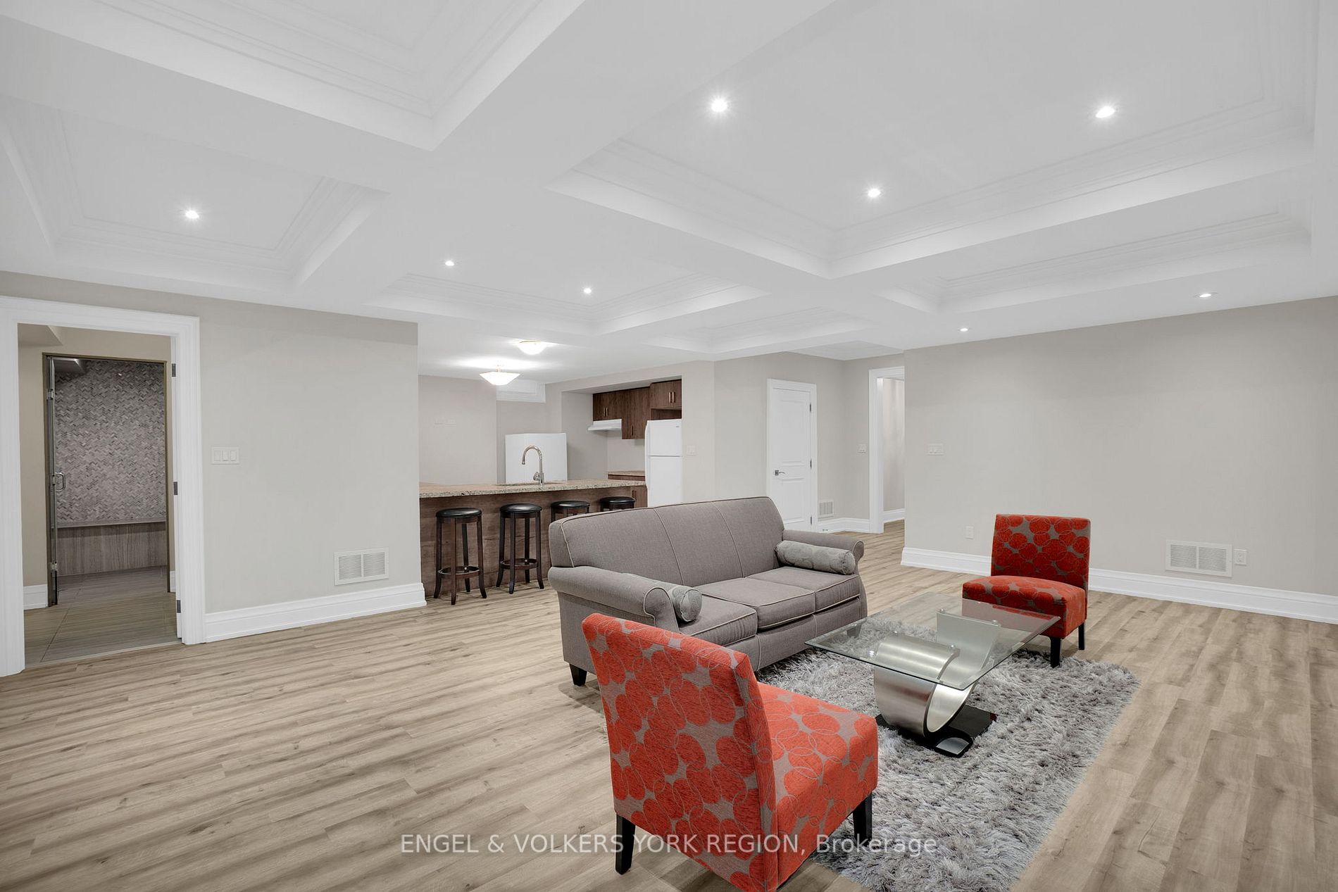 4 Peter Glass Rd