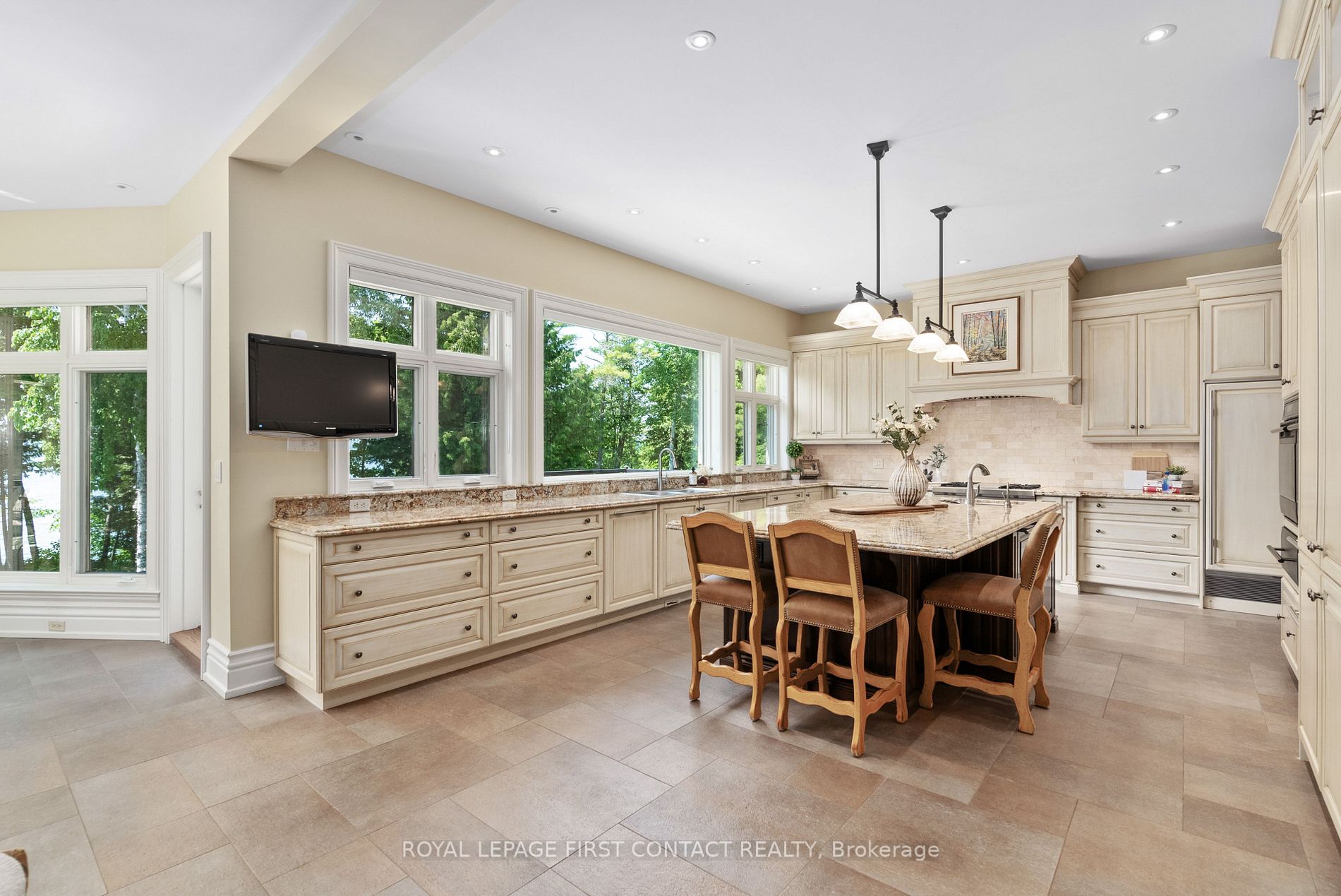 1130 Shoreview Dr