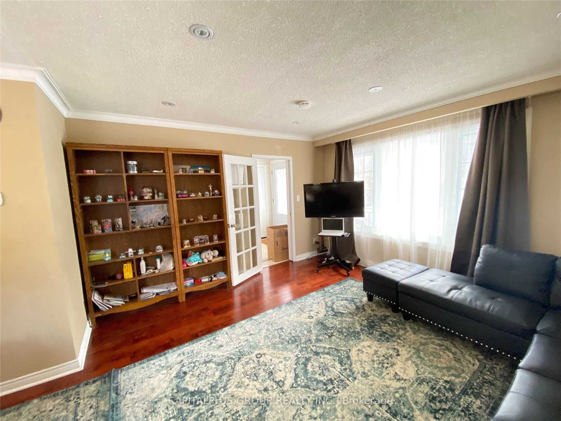 92 Meadowview Ave