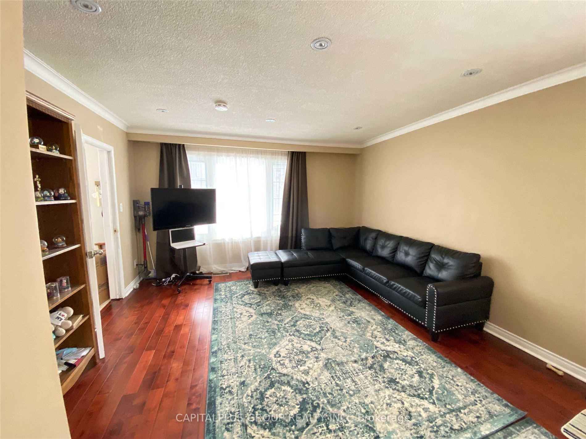 92 Meadowview Ave