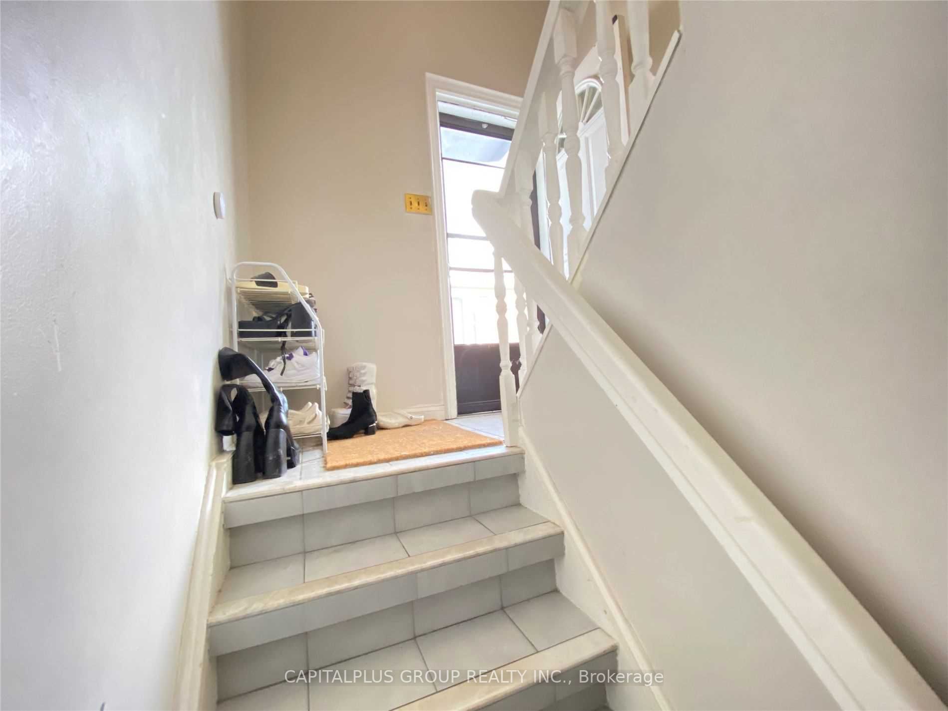 92 Meadowview Ave