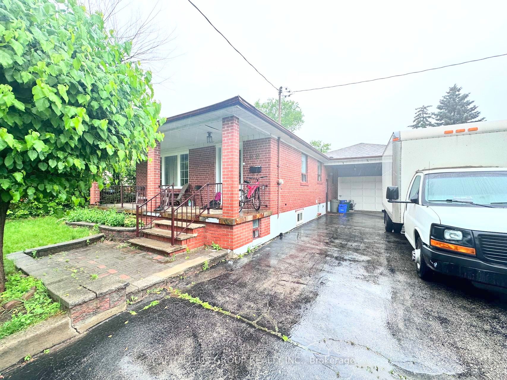 92 Meadowview Ave