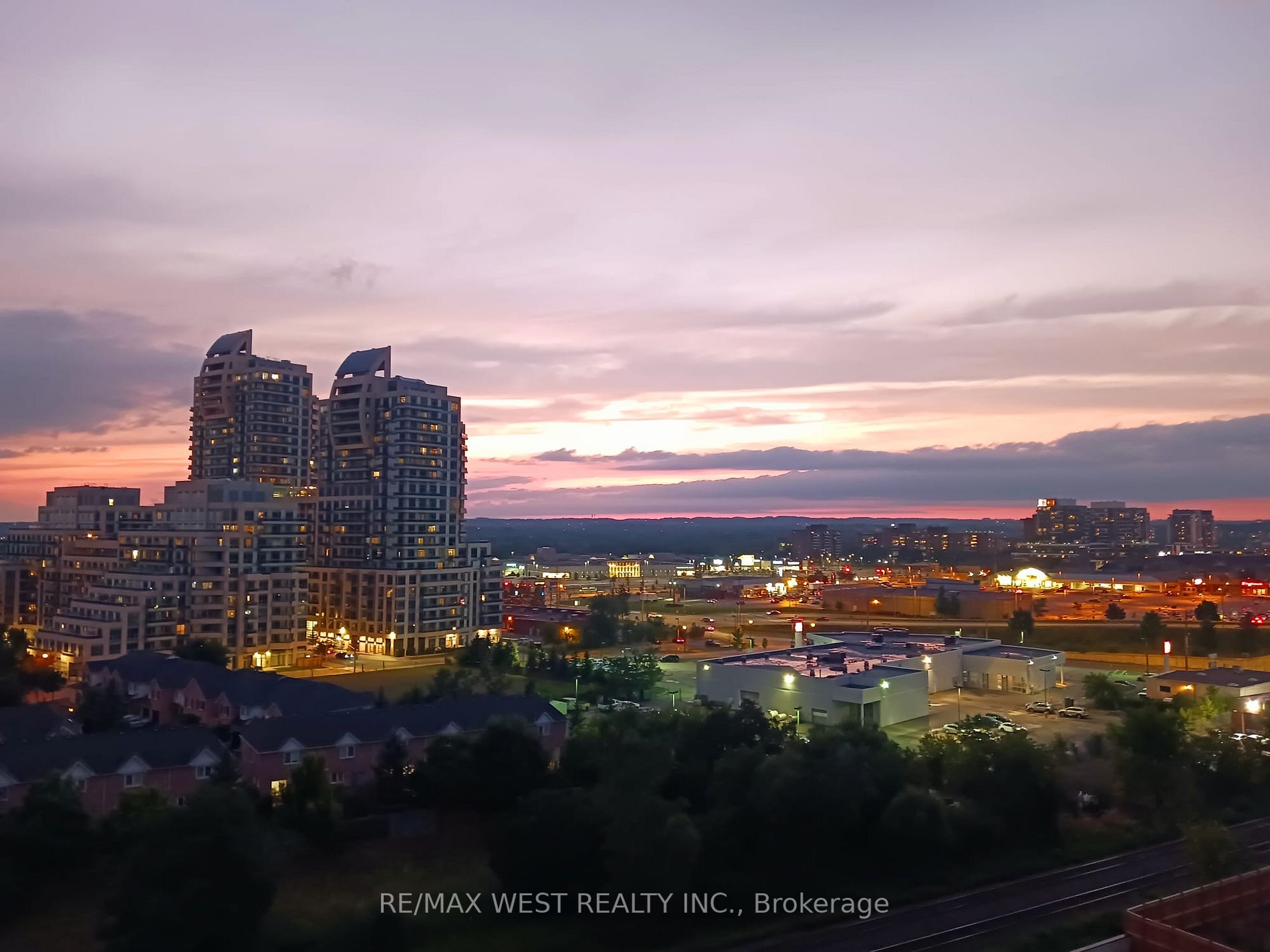 350 Red Maple Rd, #1211