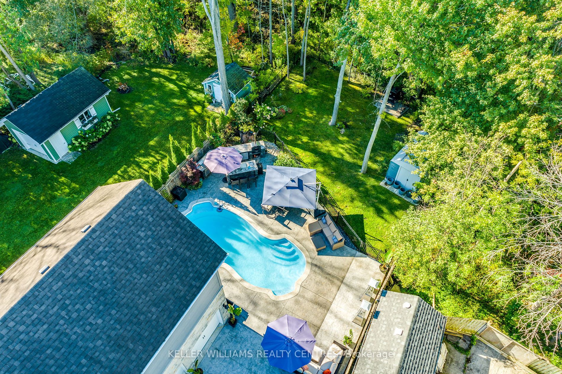 713 Lake Dr E