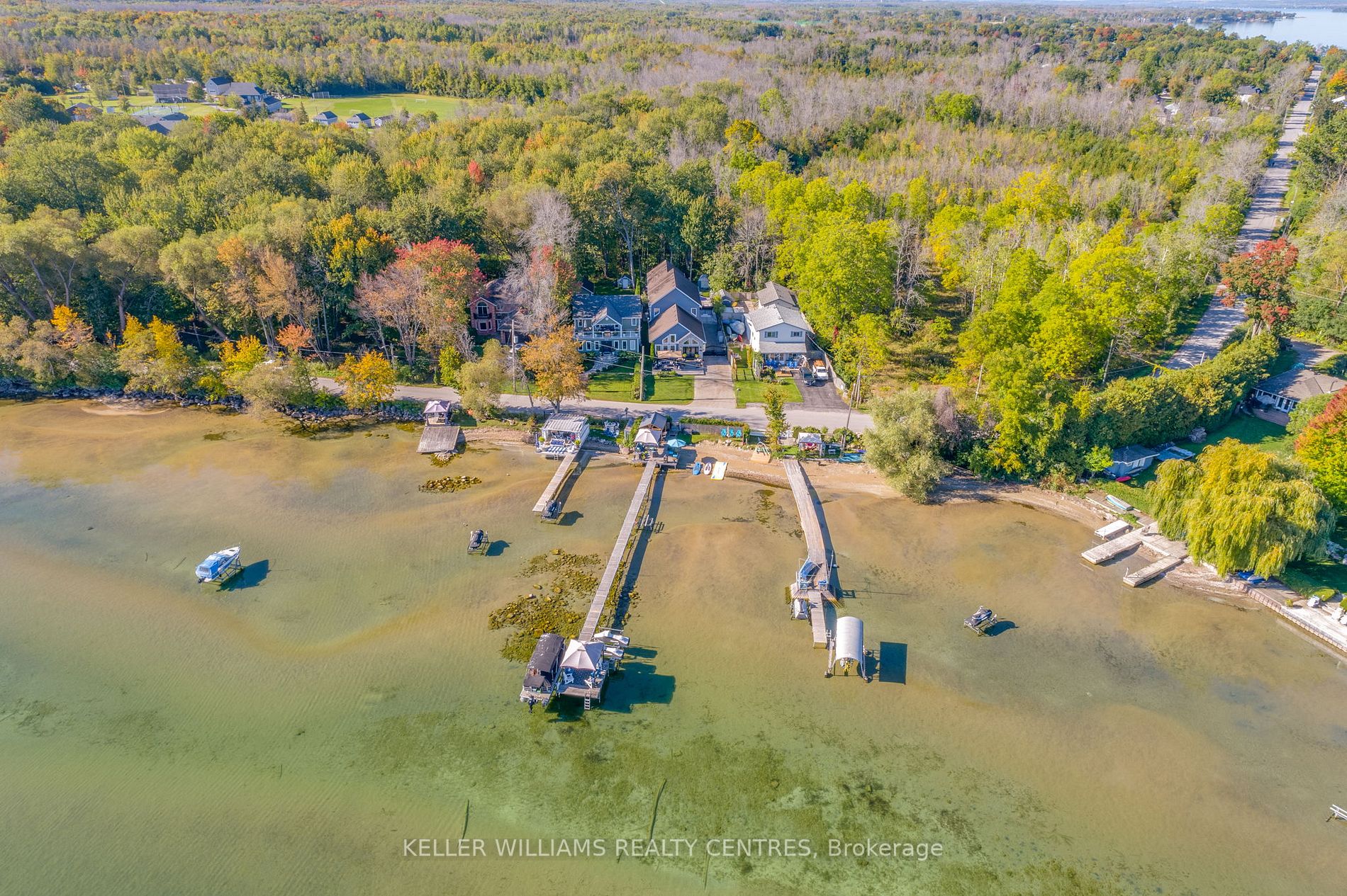 713 Lake Dr E