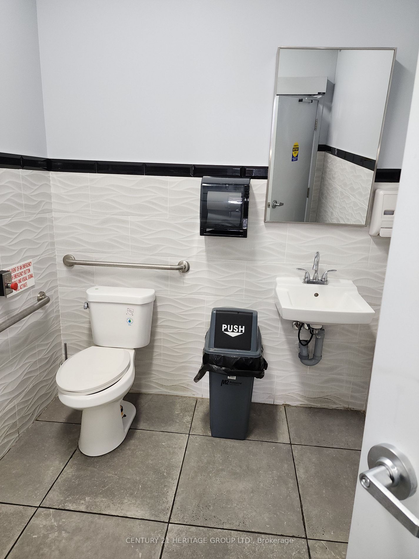 16925 Yonge St, #7