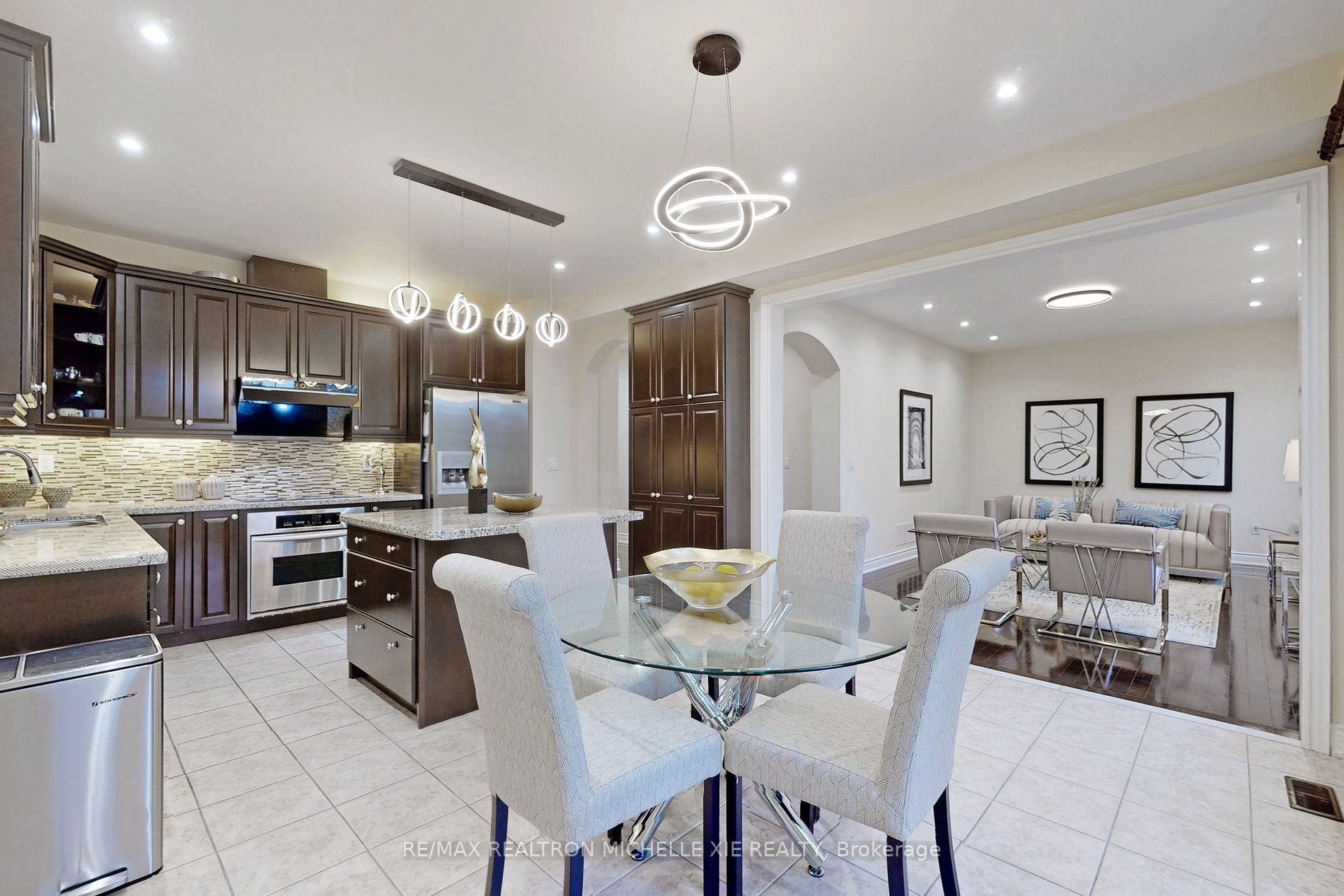 42 Dimarino Dr