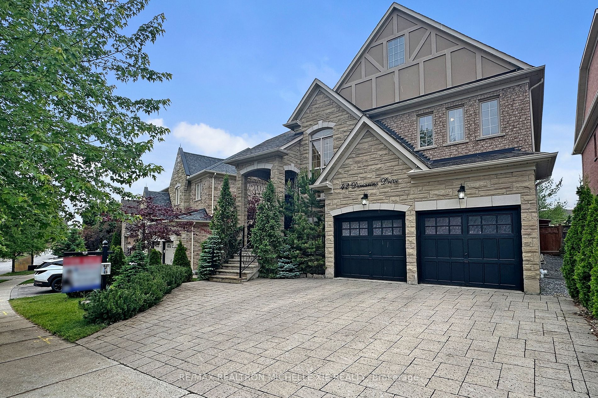 42 Dimarino Dr
