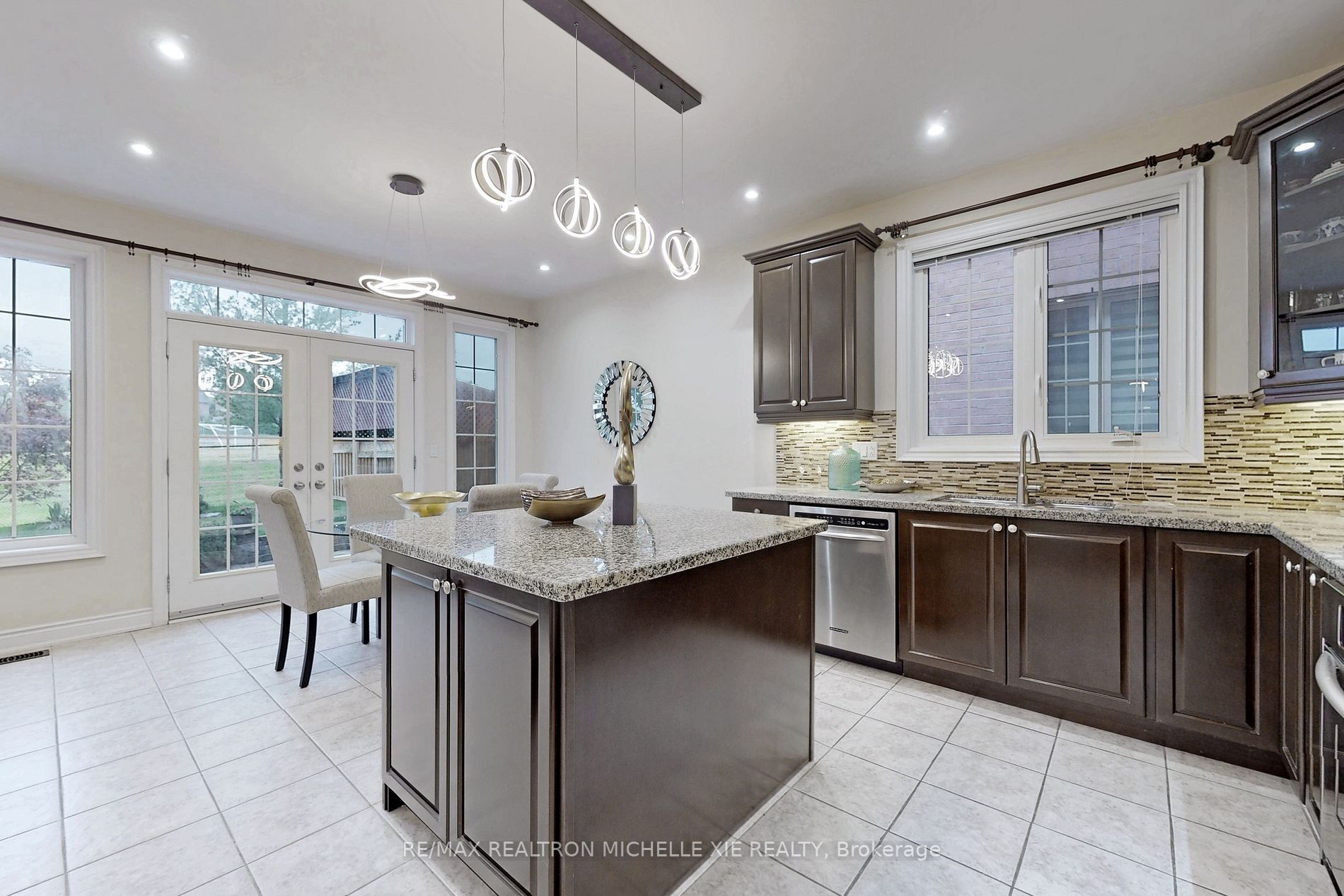 42 Dimarino Dr