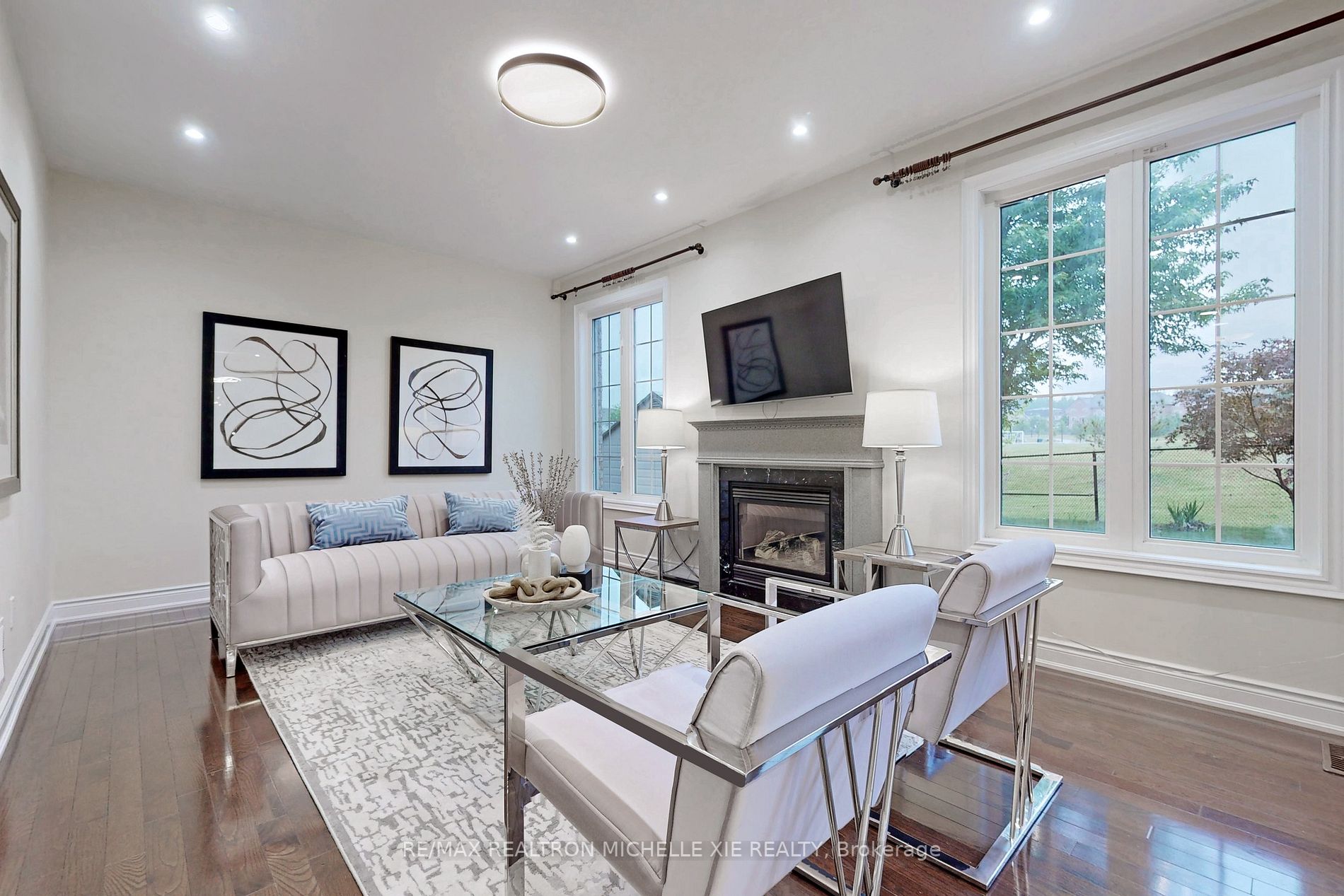 42 Dimarino Dr