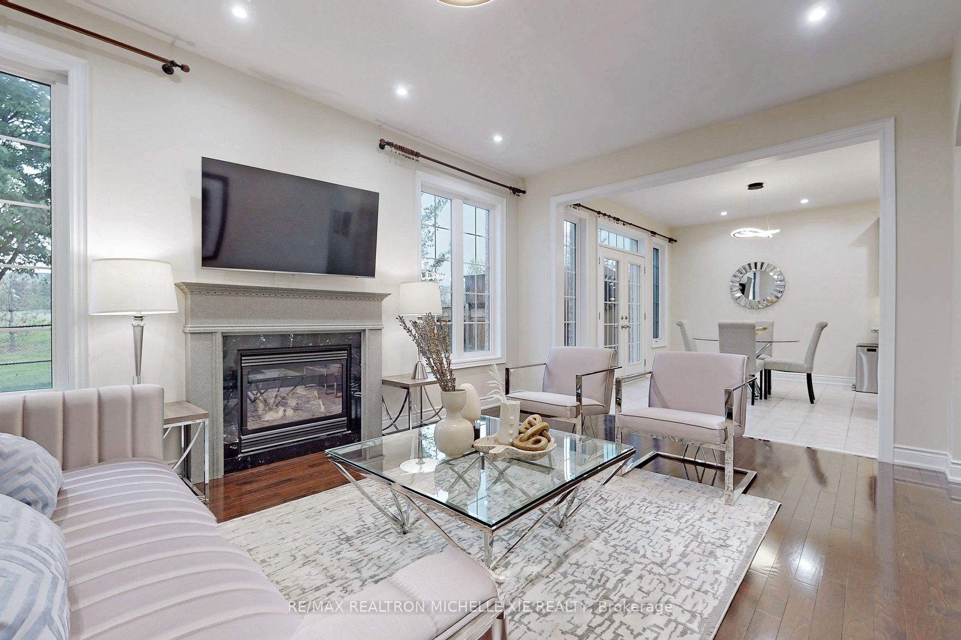 42 Dimarino Dr