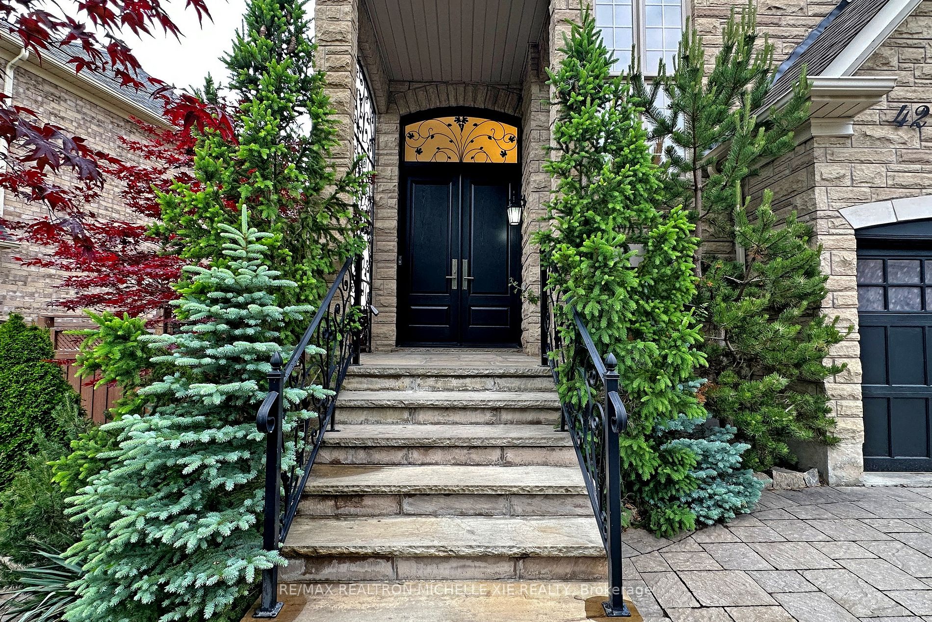 42 Dimarino Dr