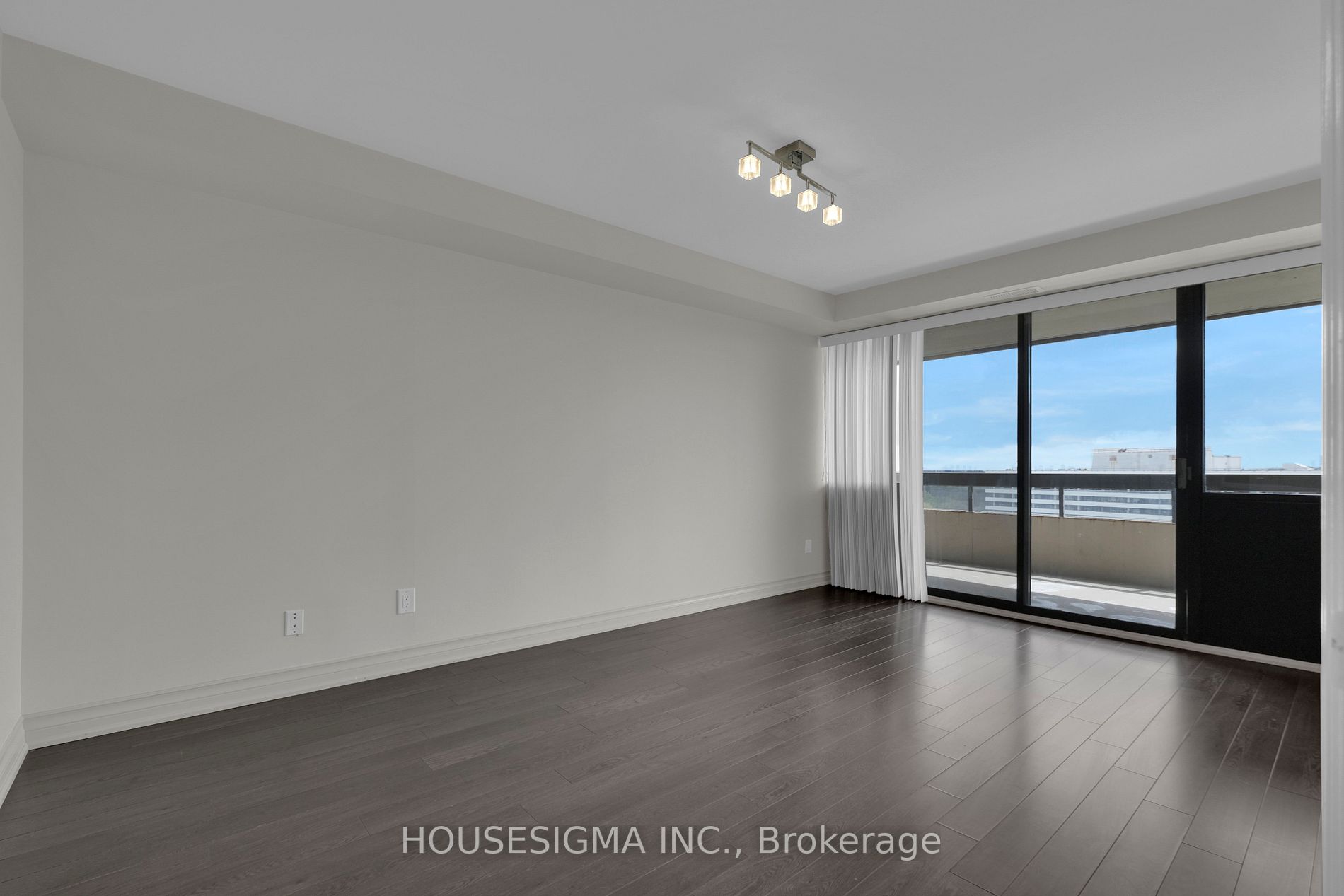 8111 Yonge St, #1501