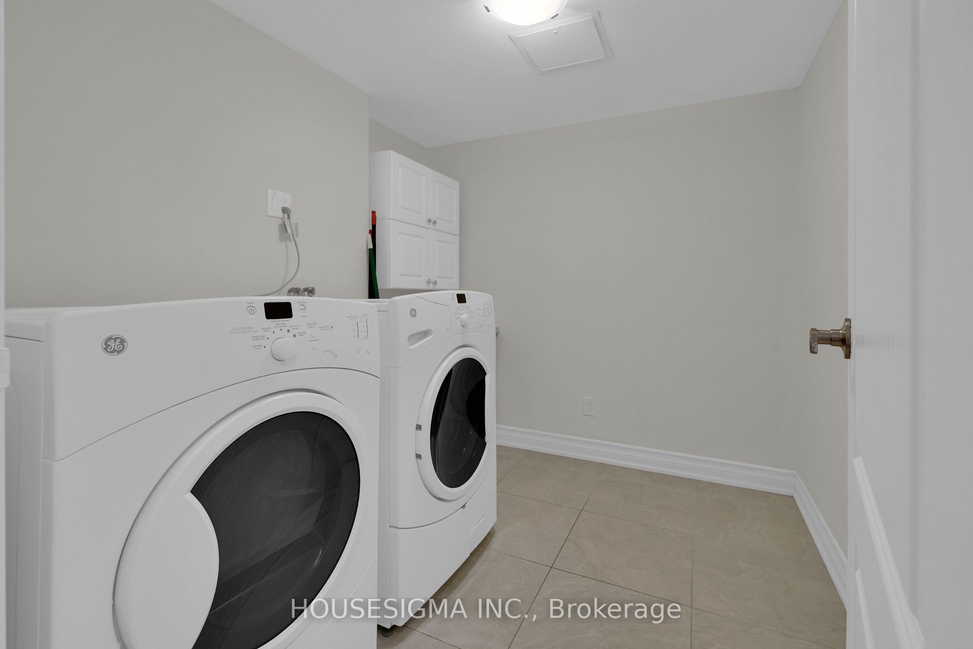 8111 Yonge St, #1501