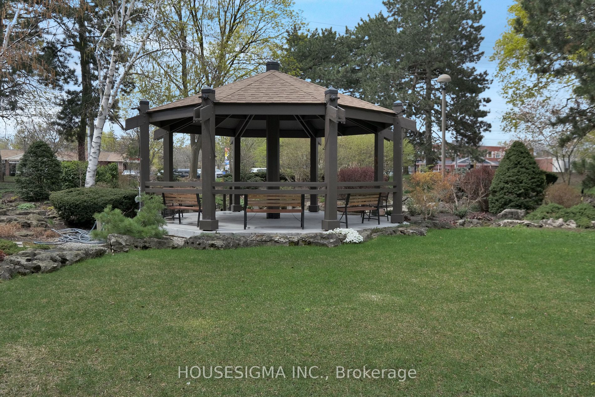 8111 Yonge St, #1501