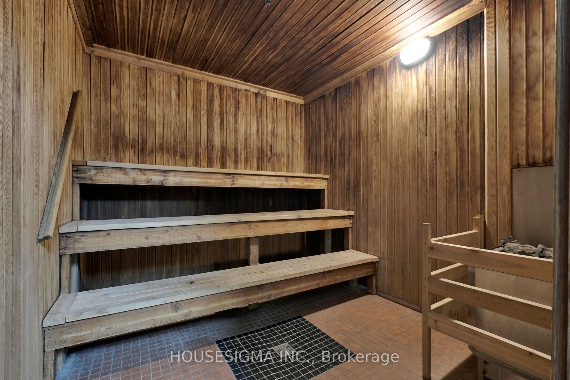8111 Yonge St, #1501