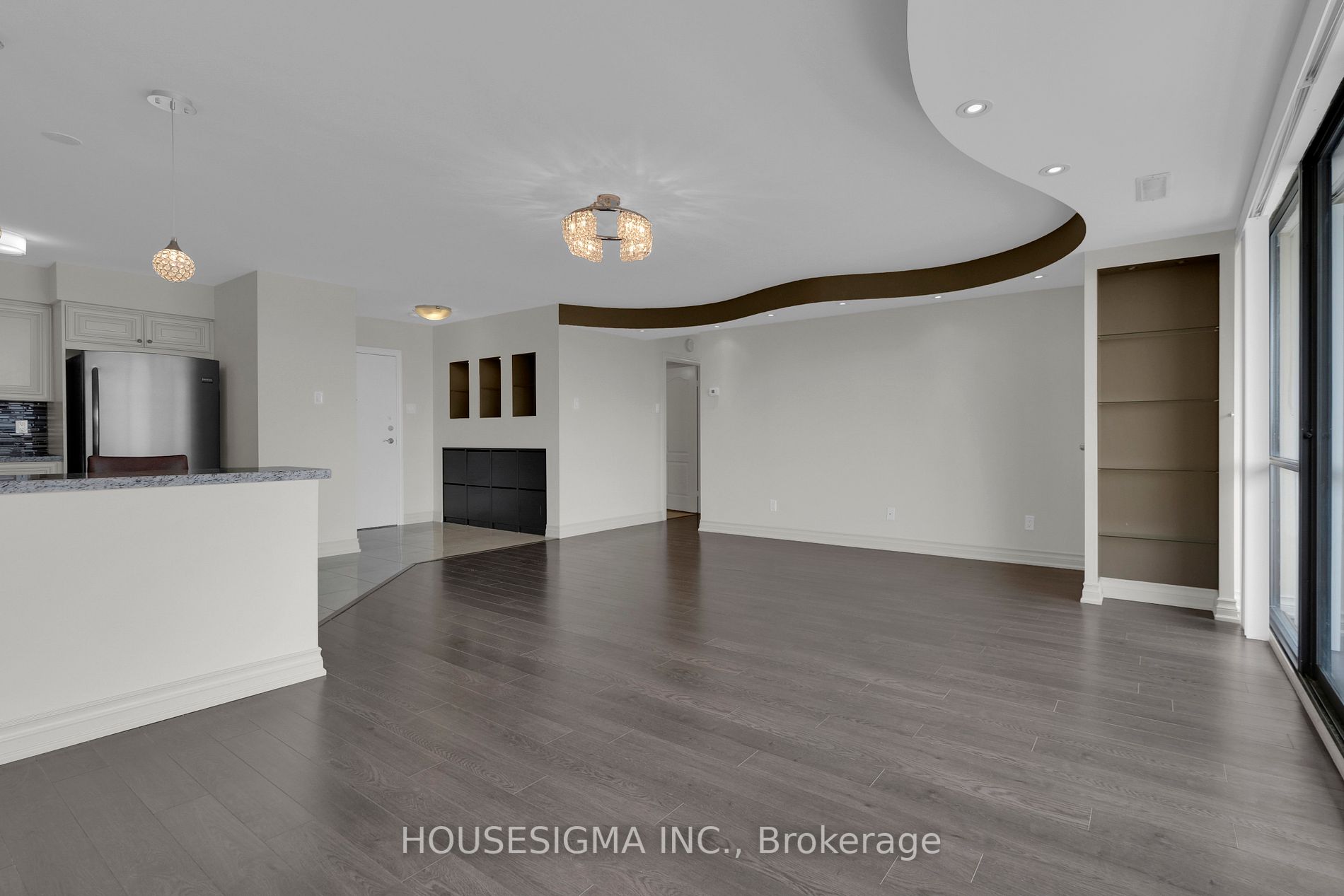 8111 Yonge St, #1501