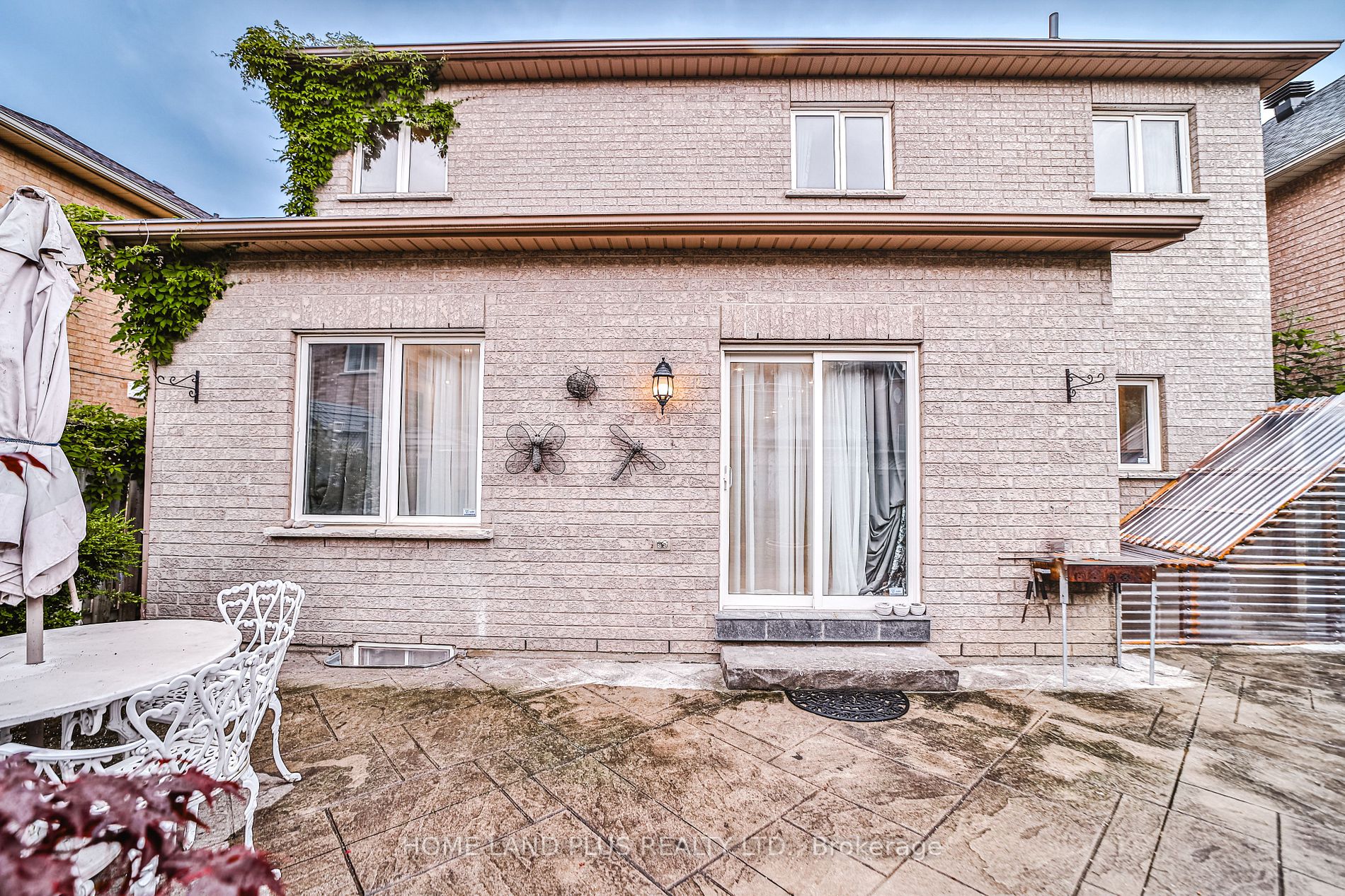 20 Monte Cristi St