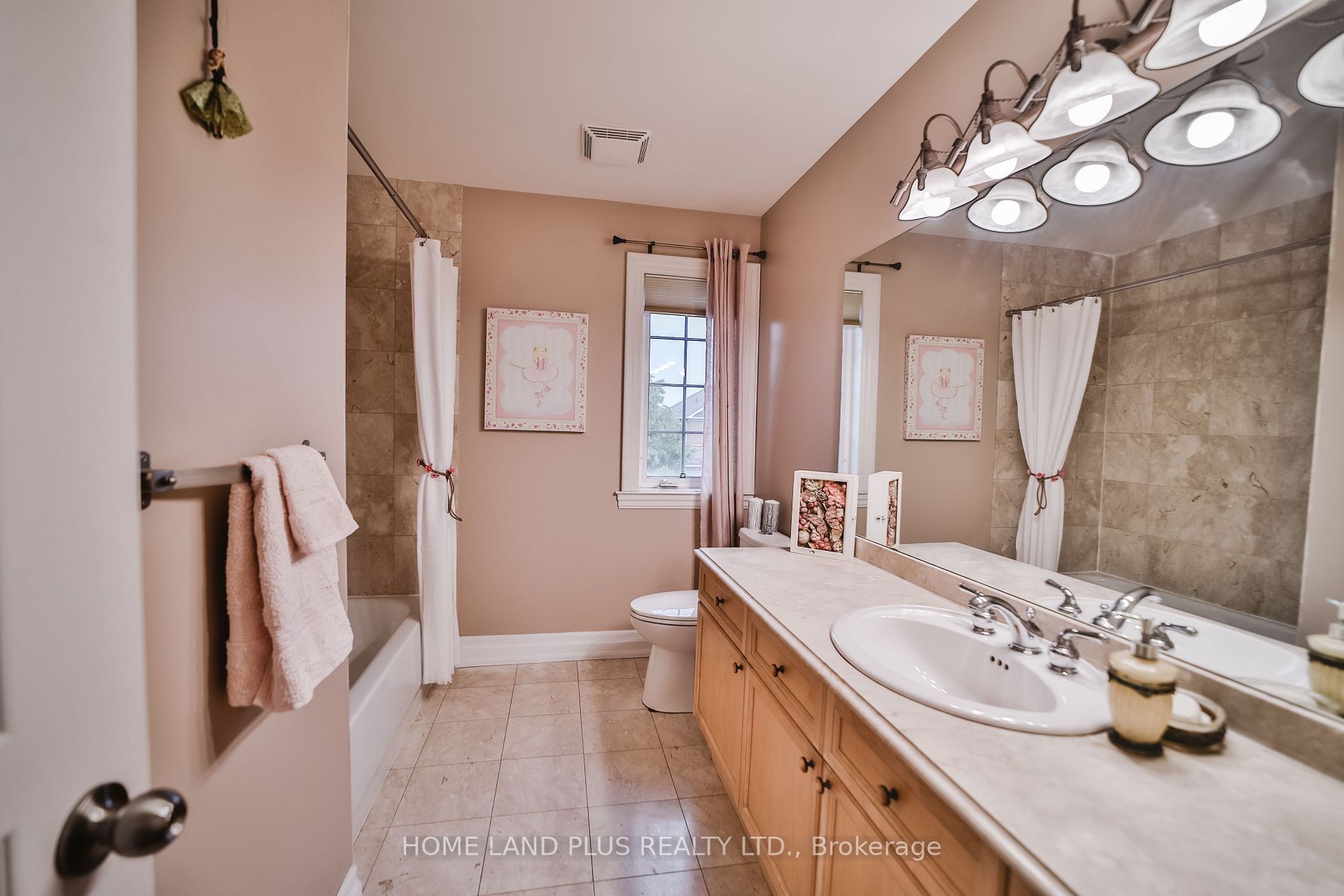 20 Monte Cristi St