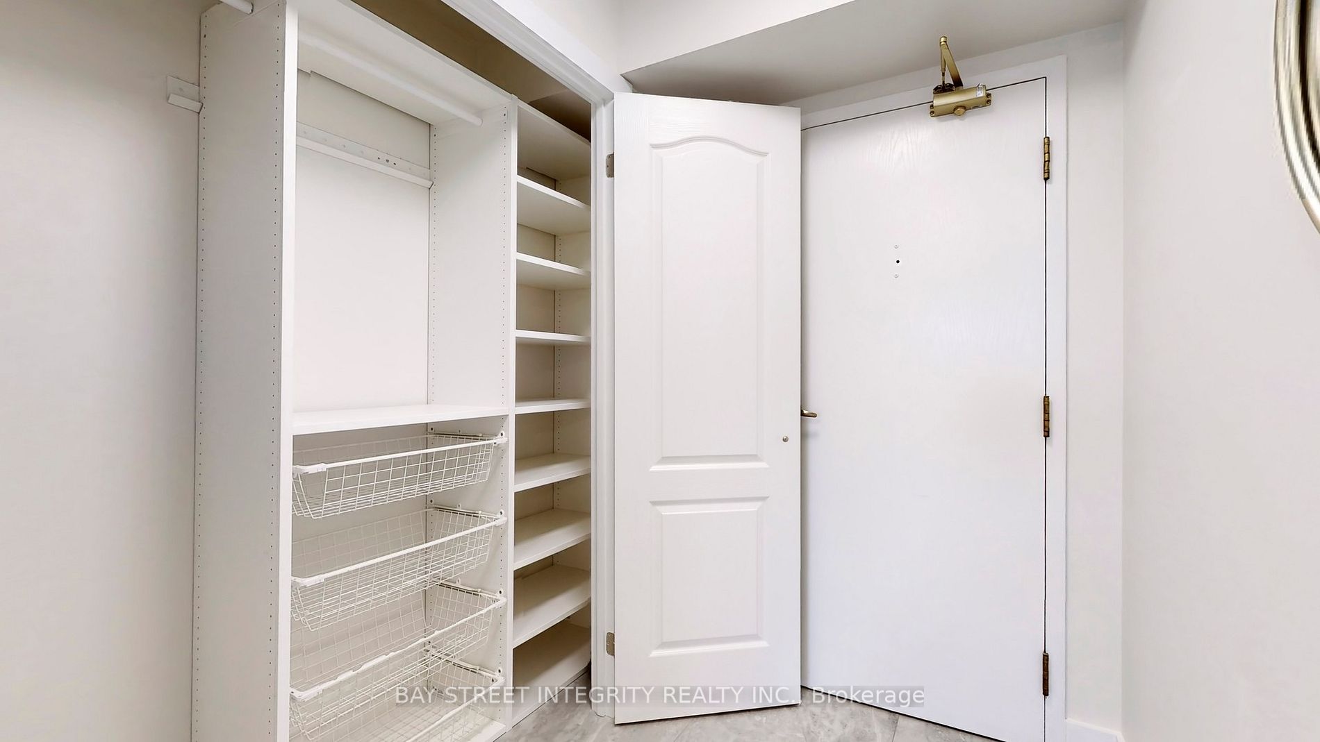 7 Townsgate Dr, #1401
