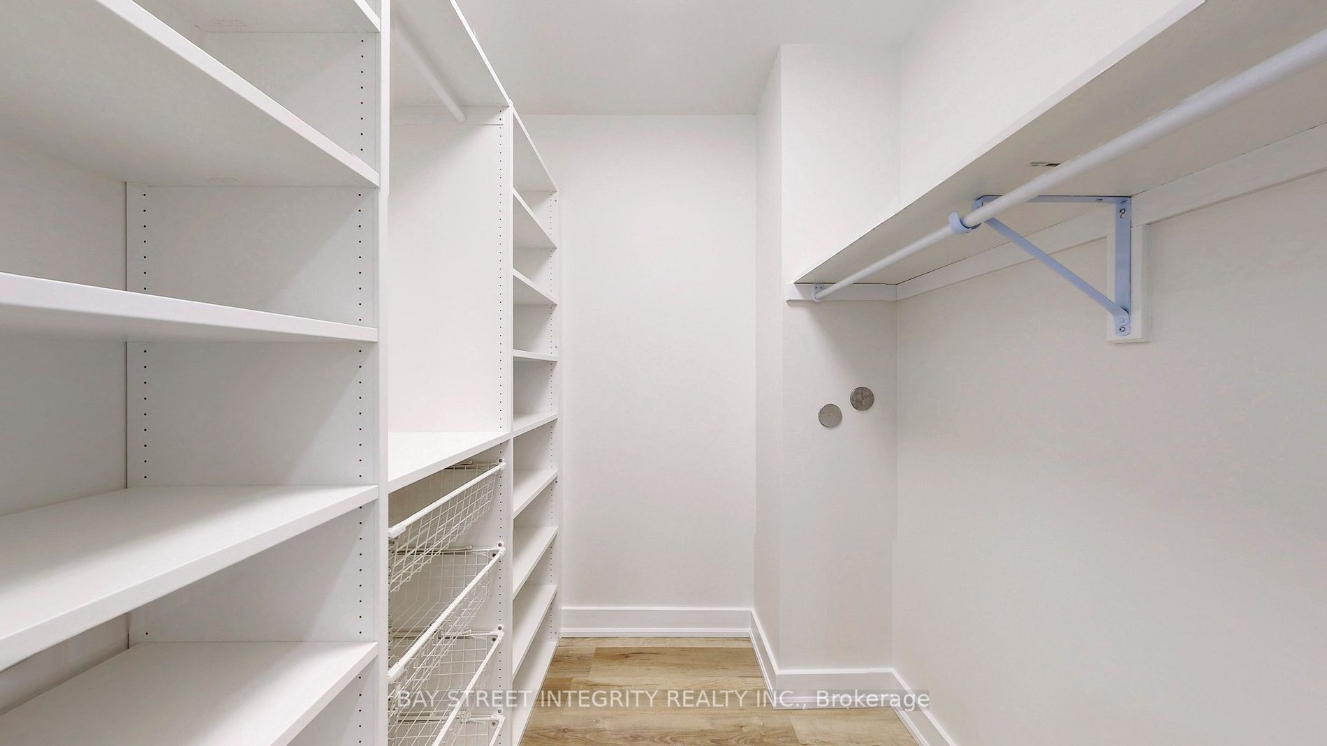 7 Townsgate Dr, #1401